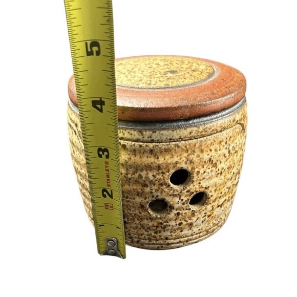 Stoneware Garlic Keeper Jar Studio Art Pottery French Style Vintage 1970’s - Picture 9 of 10